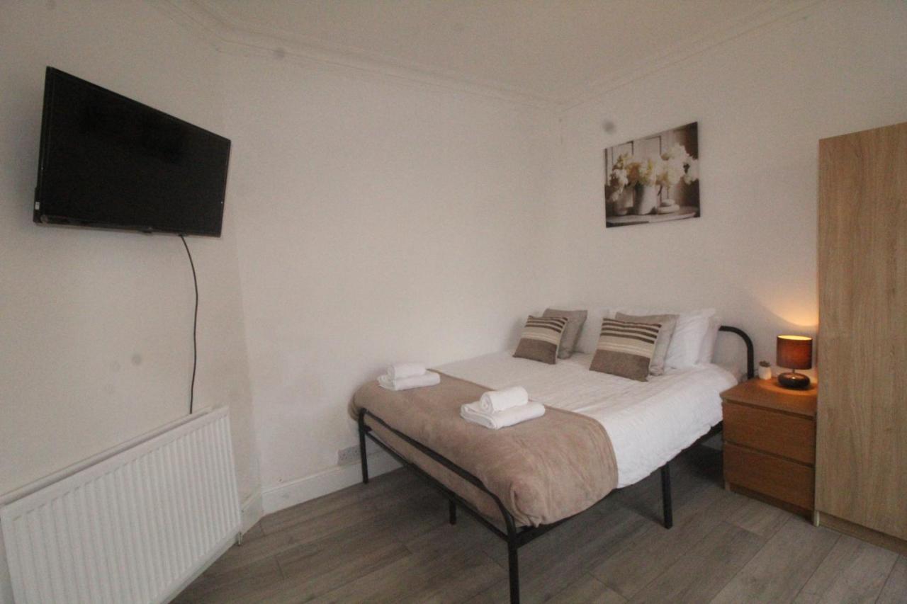 Dinnington House Dinnington By Smart Corporate Stays מראה חיצוני תמונה