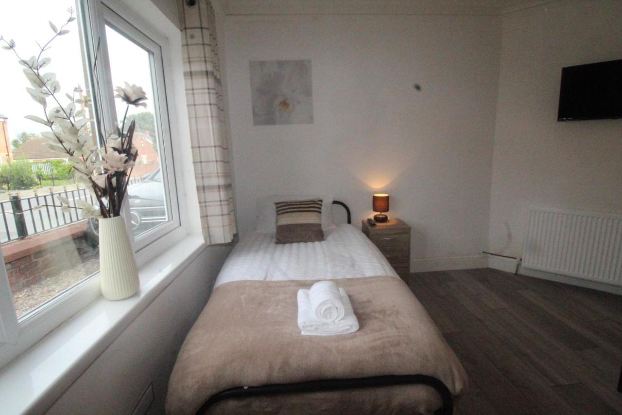Dinnington House Dinnington By Smart Corporate Stays מראה חיצוני תמונה