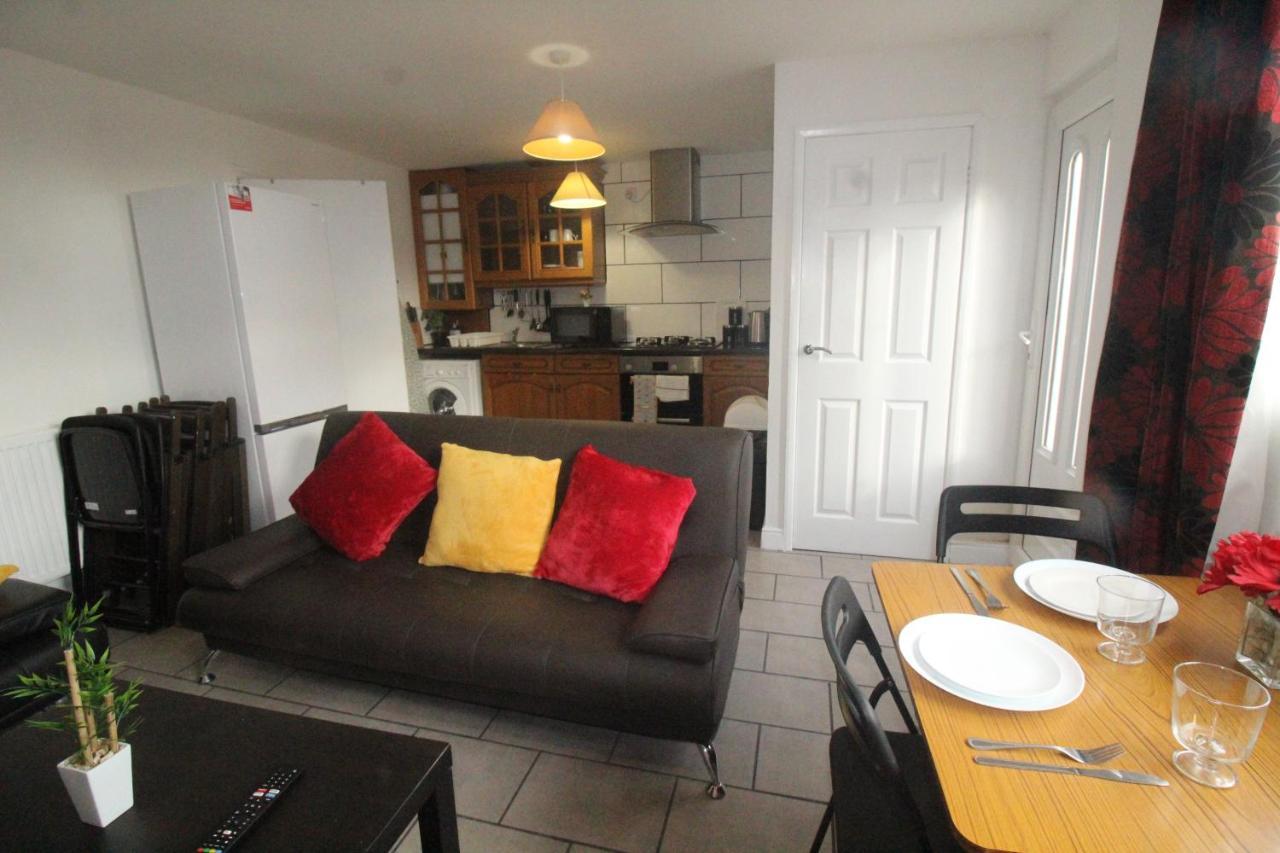 Dinnington House Dinnington By Smart Corporate Stays מראה חיצוני תמונה